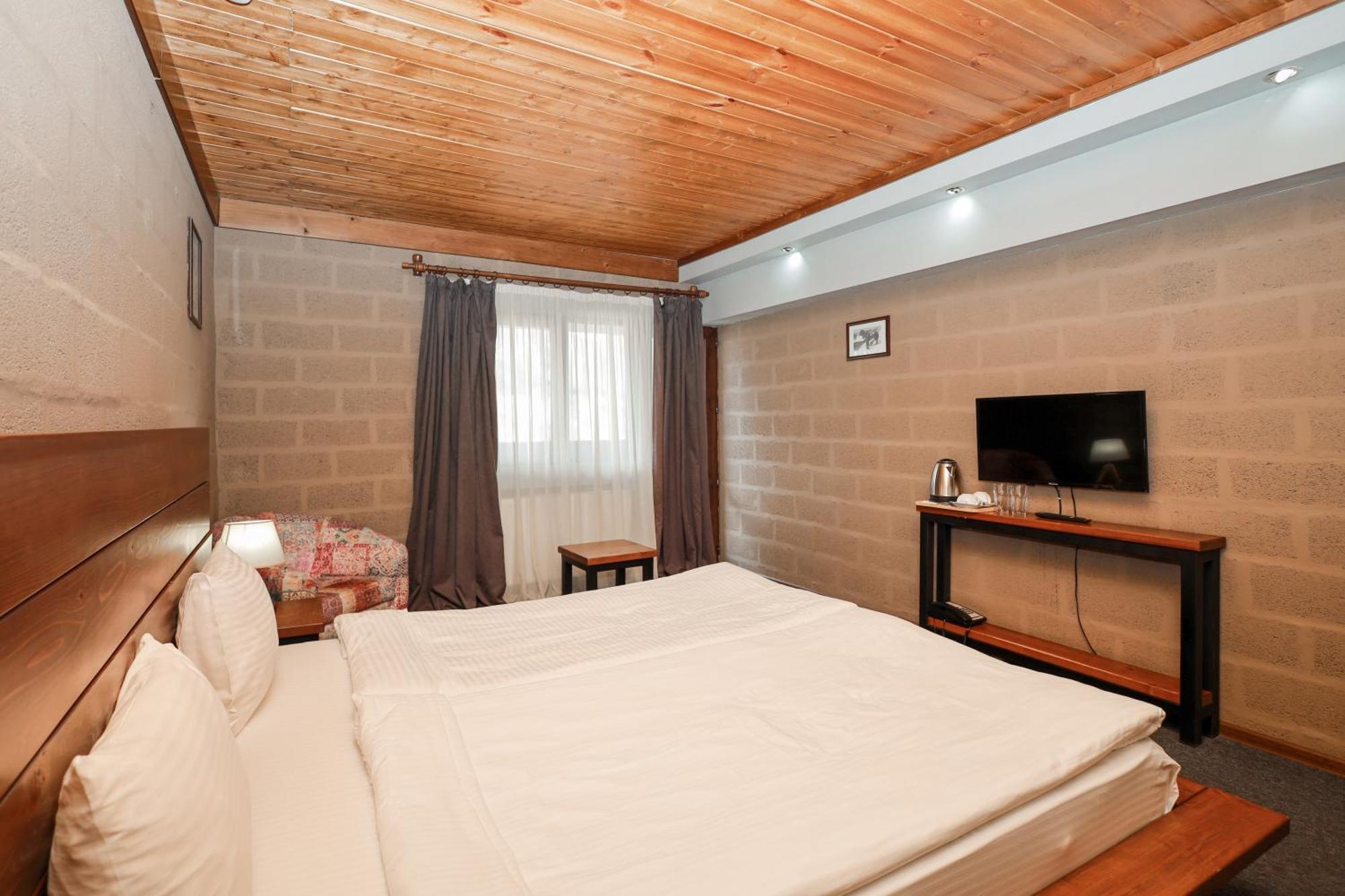 Alpine Lounge Boutique Hotel Stepantsminda Exterior foto