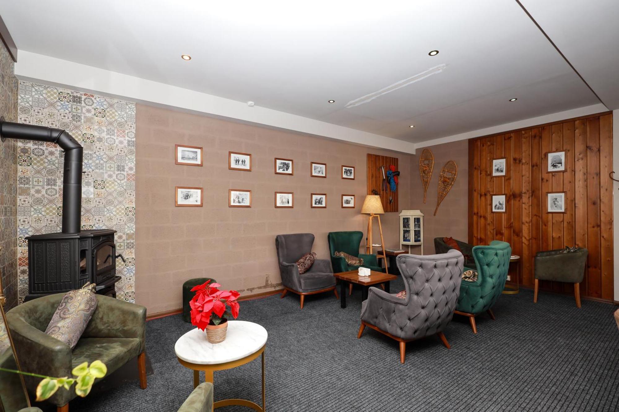 Alpine Lounge Boutique Hotel Stepantsminda Exterior foto
