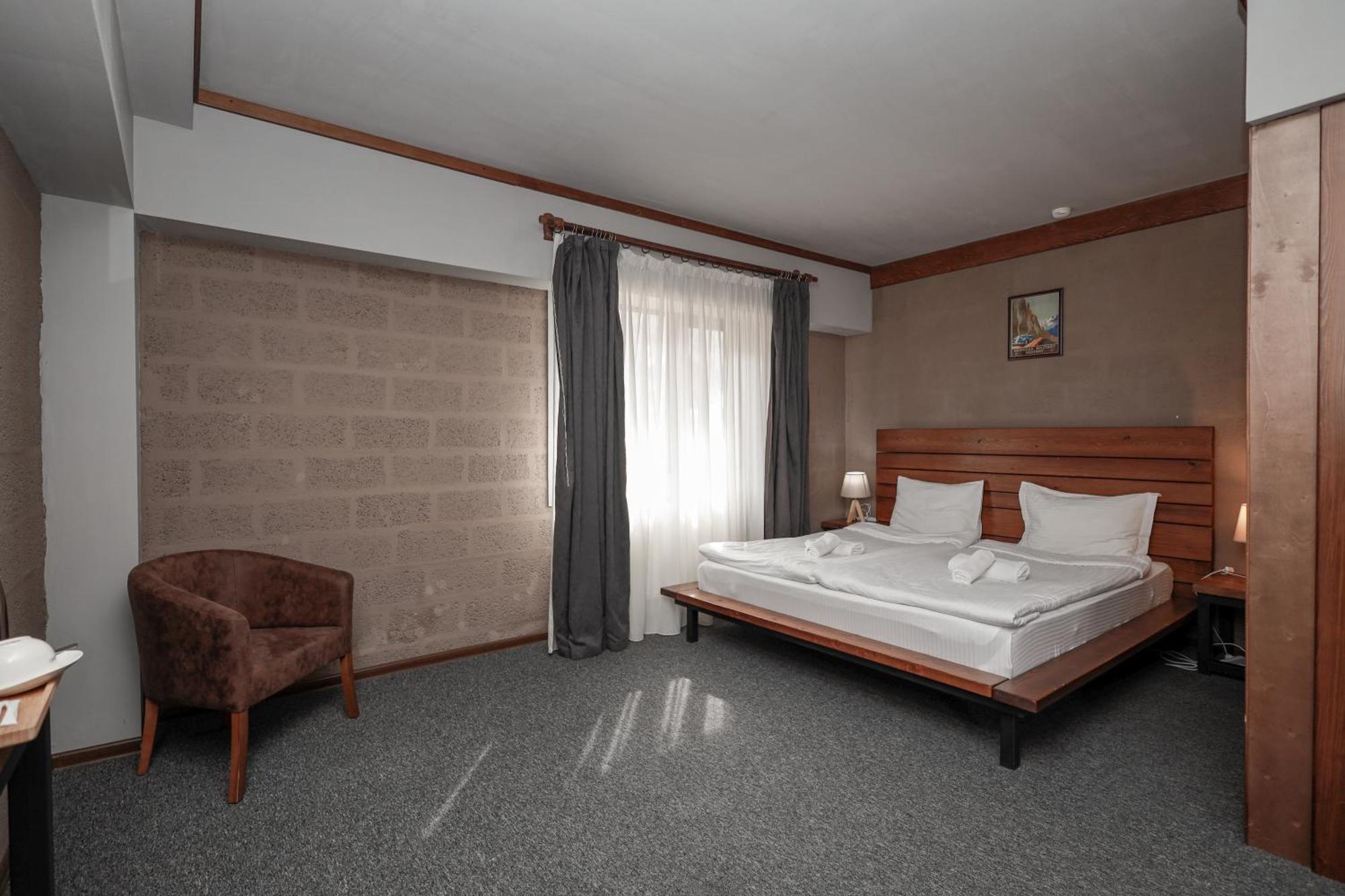 Alpine Lounge Boutique Hotel Stepantsminda Exterior foto